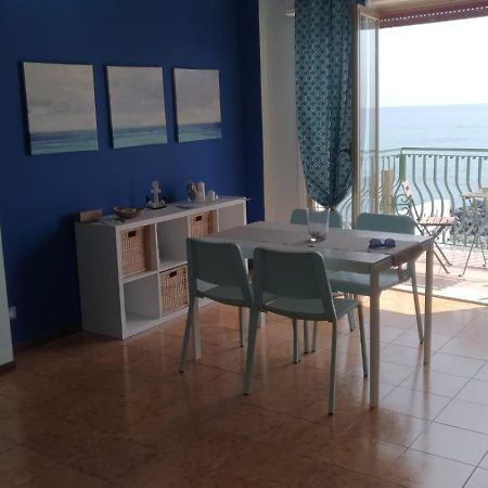 Beachfront Giardini Naxos Luaran gambar