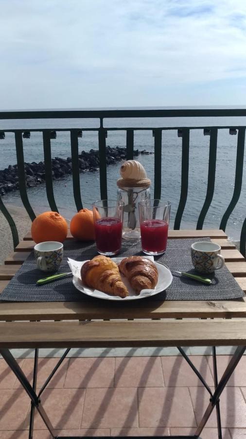 Beachfront Giardini Naxos Luaran gambar